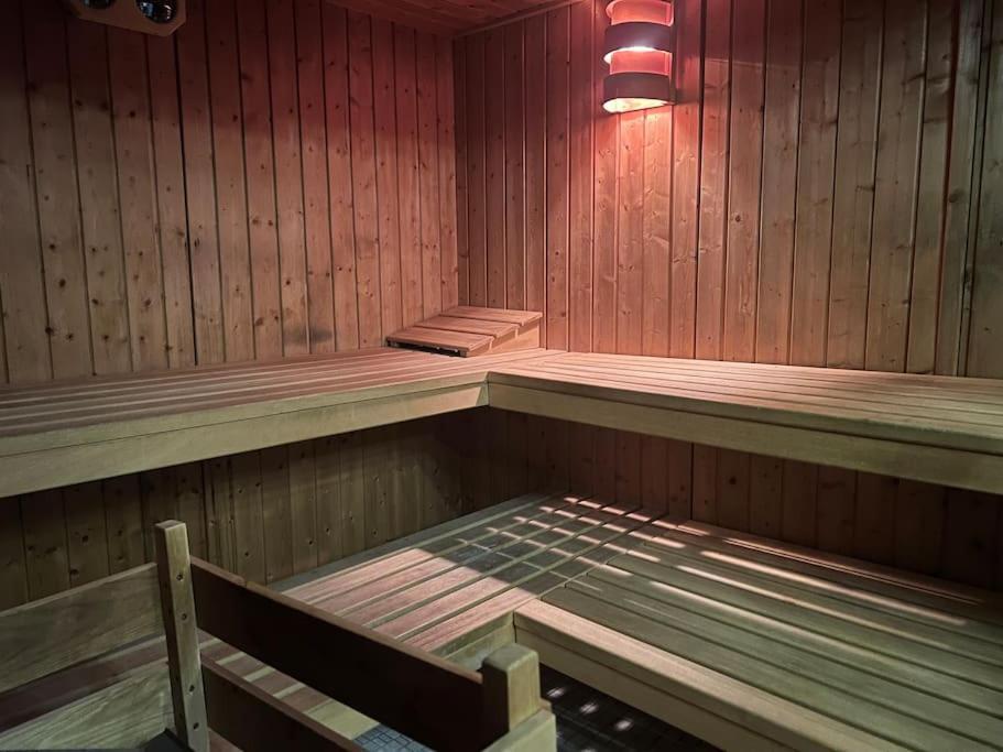 Villa Casa Blanca Mit Privatem Schwimmbad 26 Grad Und Sauna ดุยส์บูร์ก ภายนอก รูปภาพ